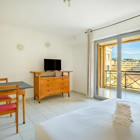 Ξενοδοχείο με διαμερίσματα Residhotel Maupassant 2*